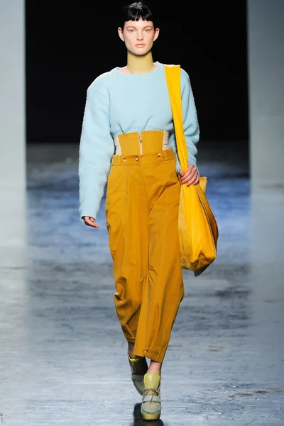 Look 14